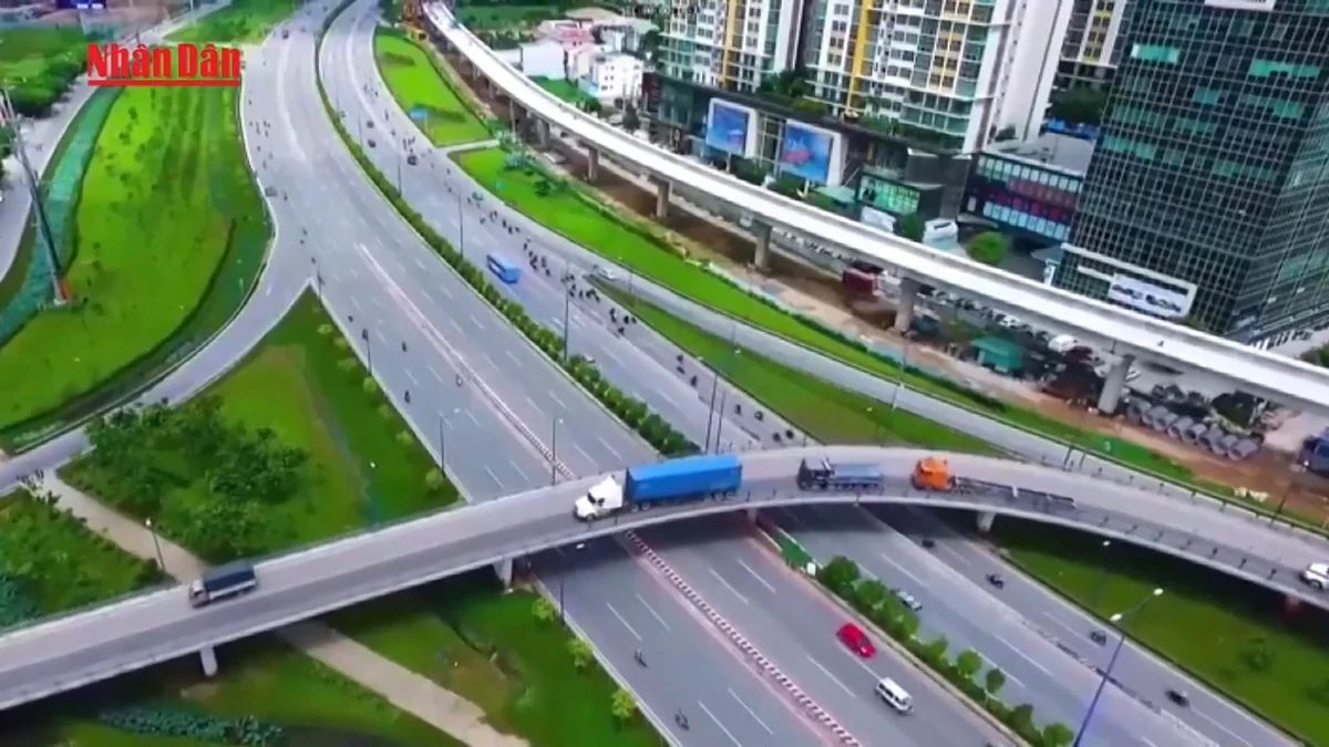 Video: Renewing economic thinking in 14th Party Congress draft documents to drive national breakthrough