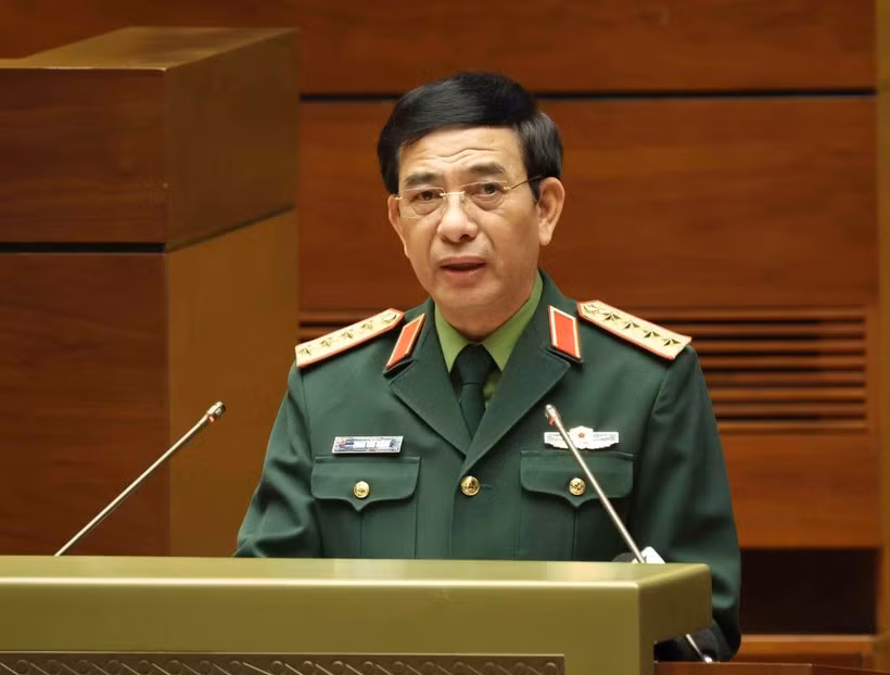 Politburo member, Deputy Secretary of the Central Military Commission and Minister of National Defence General Phan Van Giang speaks at the conference. (Photo: VNA)